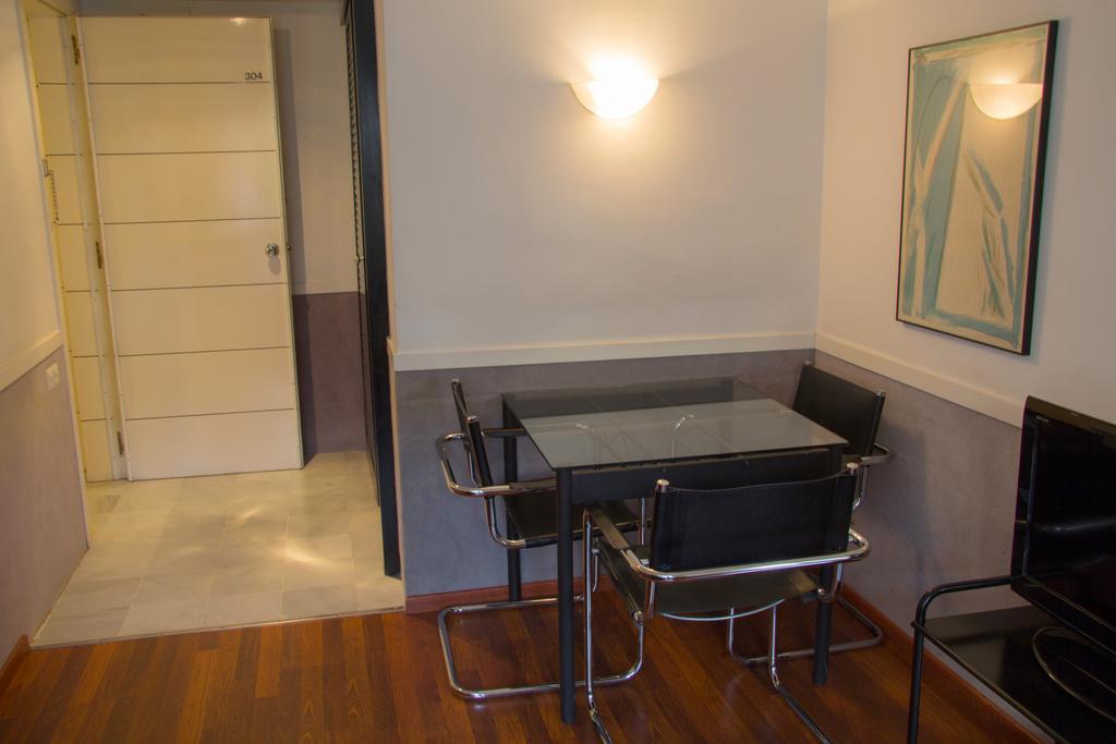 Apartamentos Descartes Барселона Экстерьер фото