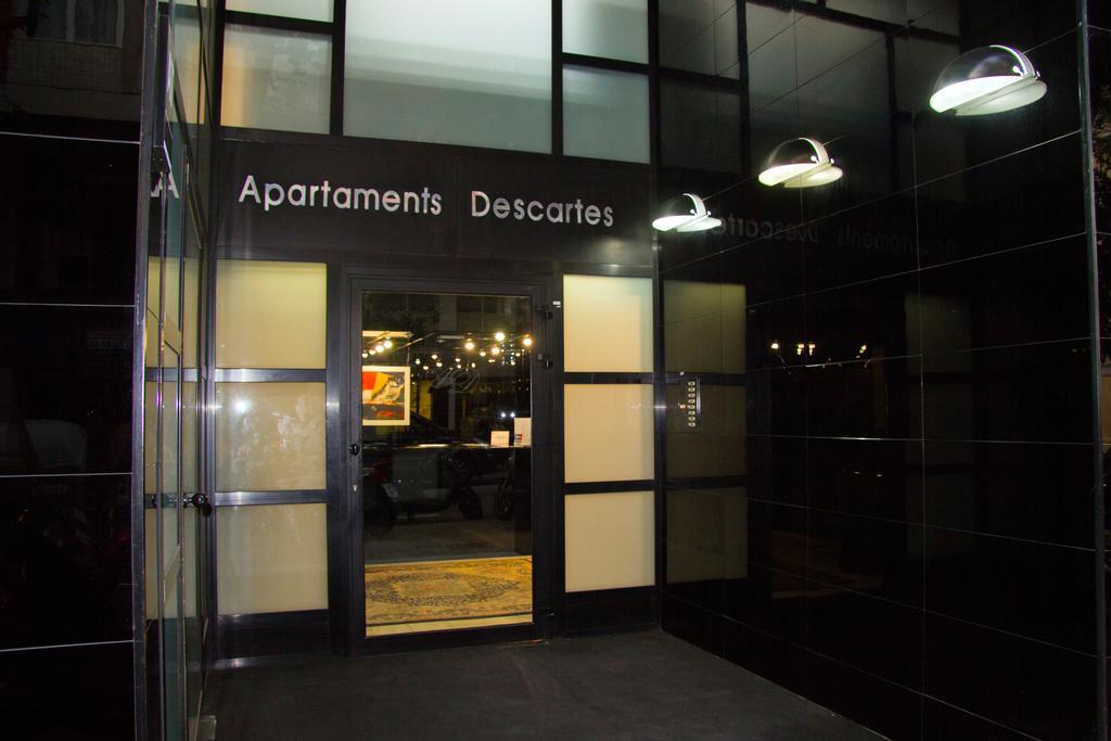 Apartamentos Descartes Барселона Экстерьер фото