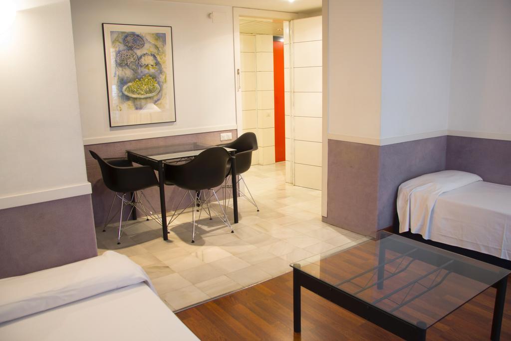 Apartamentos Descartes Барселона Экстерьер фото