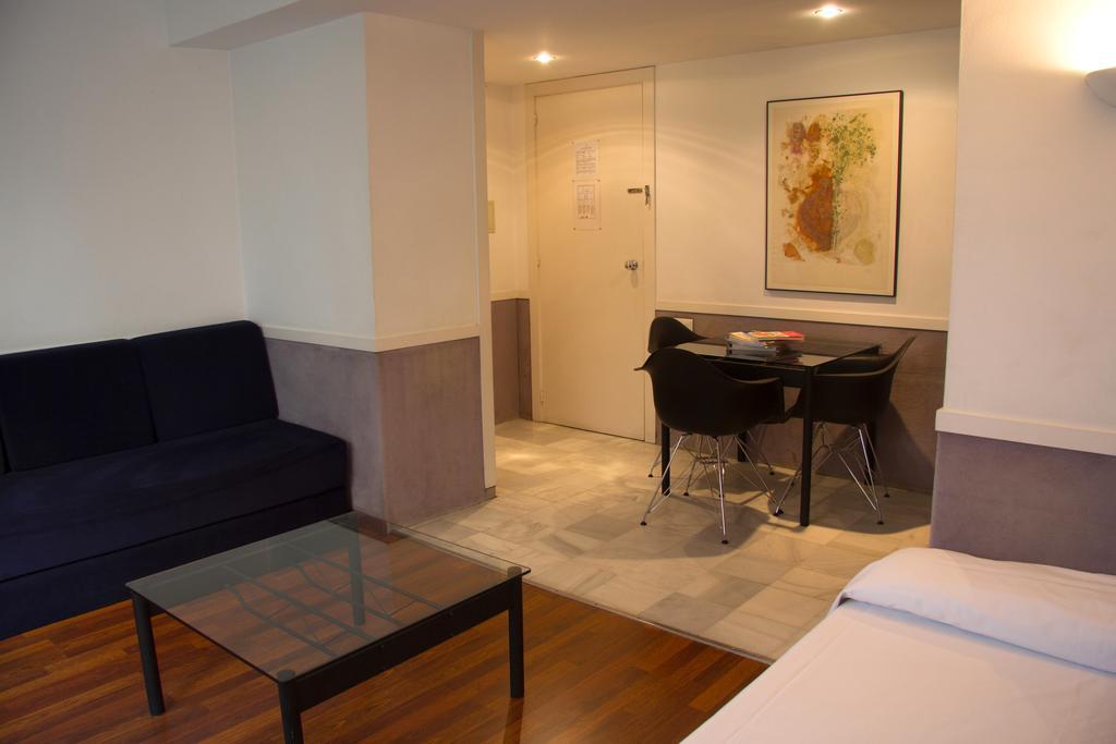 Apartamentos Descartes Барселона Экстерьер фото