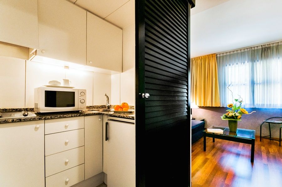 Apartamentos Descartes Барселона Экстерьер фото