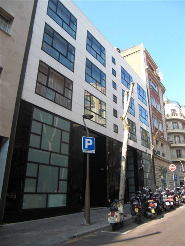 Apartamentos Descartes Барселона Экстерьер фото